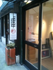 la vitrine de la galerie